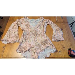 AGUABENDITA Floral Print Bell Sleeve V Neck Romper Pink M